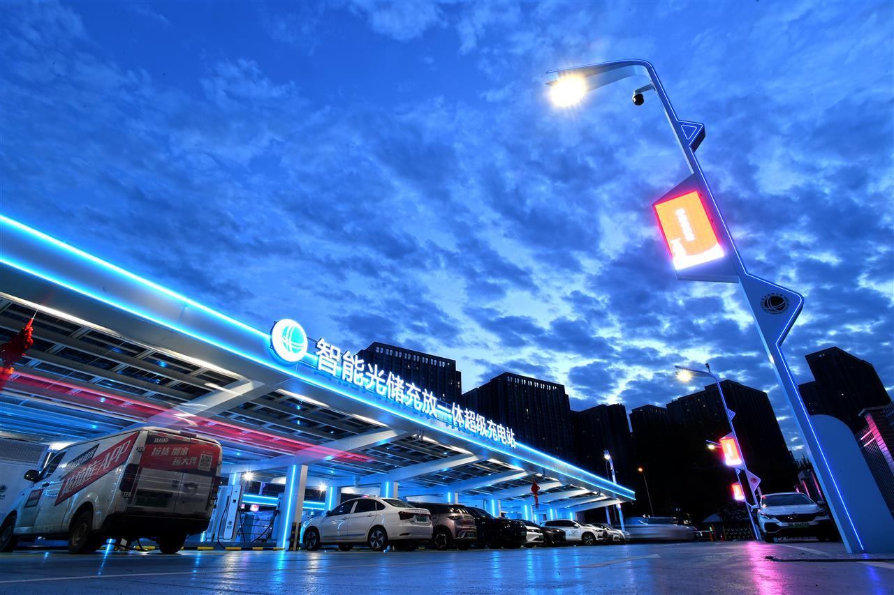 大功率充电桩升级改造！元旦在湖北开着新能源汽车出行无焦虑