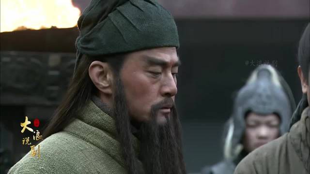 新三国演义:潘凤出战华雄，这气势谁看了不懵