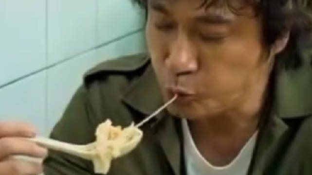张智霖 云吞面 吴镇宇教下你云吞面的“灵魂”吃法，网友：光是看他吃已经饿了