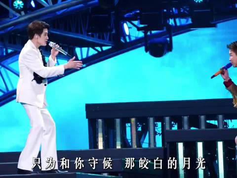 哈哈哈哈哈谁跟陶喆唱歌都得拐十八拐 看来陶喆很满意檀健次