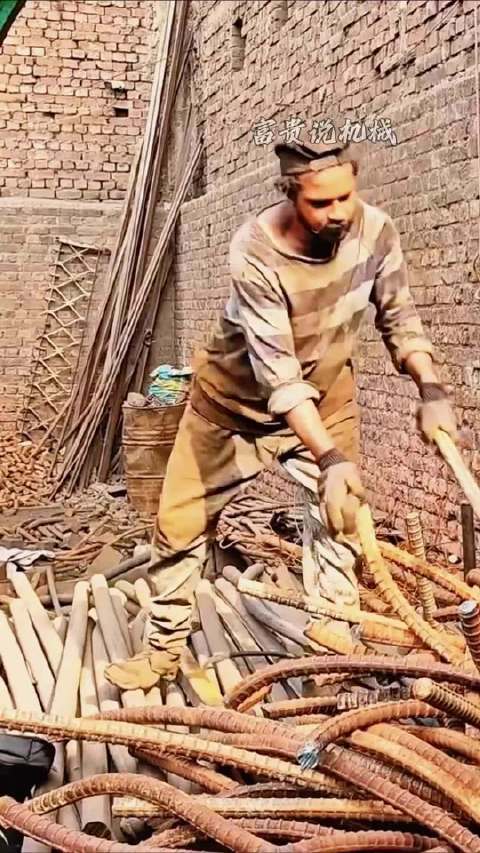 巴基斯坦原来是这样制作汽车悬架球座的？