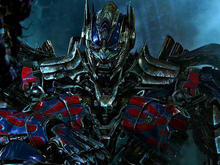 “人类屡次辜负擎天柱的信任，为何他仍选择守护人类？”