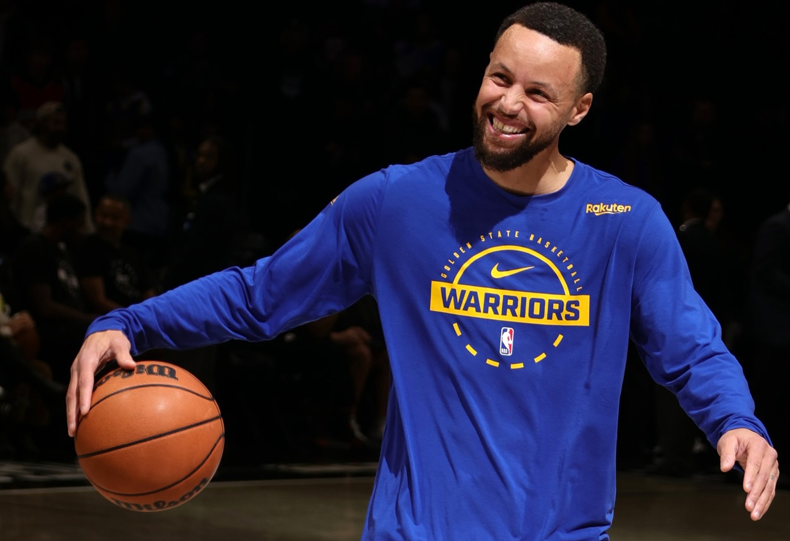 库里最近穿了奶泡、胭脂红 AJ6，还有…