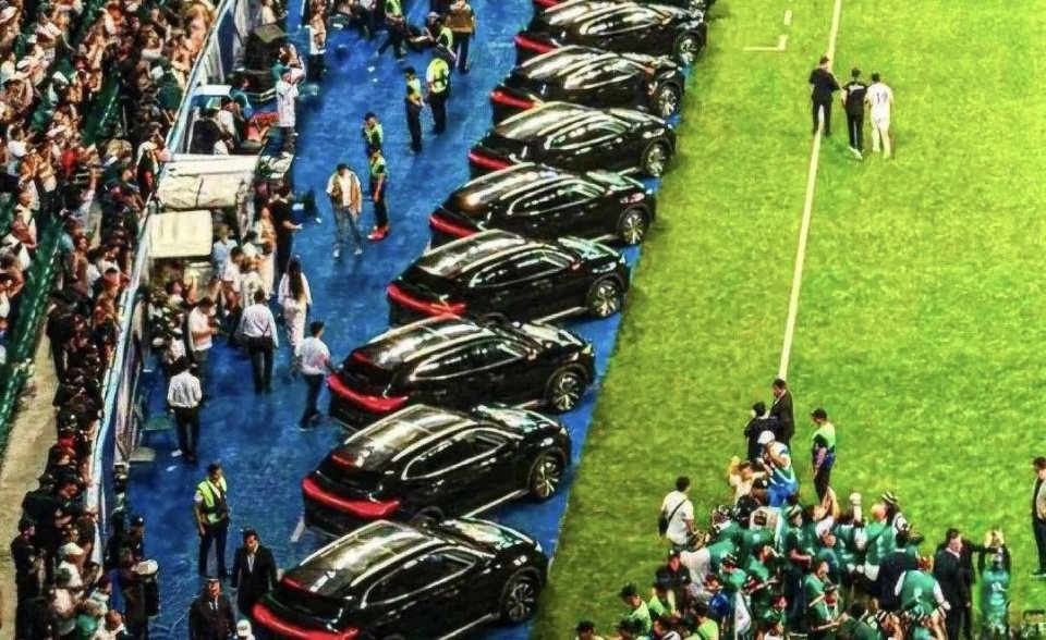 足坛真有送车送房？真实案例又让国足汗颜 有些承诺隔了27年也能兑现|比勒菲尔德|湘超|德甲俱乐部|世界杯|德甲_新浪新闻