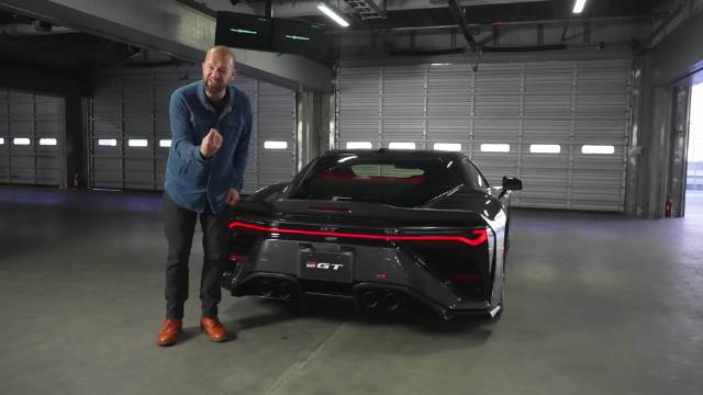丰田GR GT搭载4.0L V8双涡轮混动系统，Top Gear解析极致操控设计