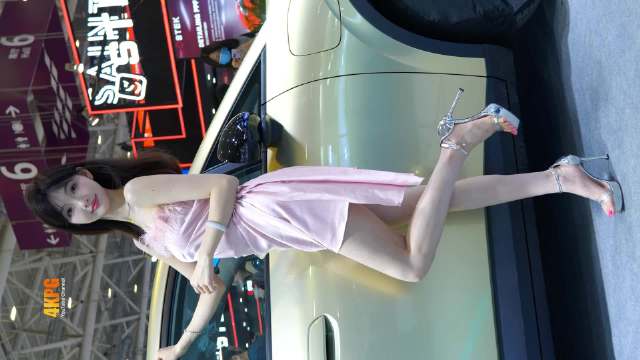 2025深圳改装车展4K直拍小面包车型亮相