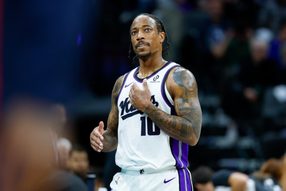 威少成历史控卫总得分王！布克砍33+5也迎里程碑，国王苦吞4连败比赛回顾：布克火力全开国王溃不成军|菲尼克斯太阳队|克利夫兰骑士队|狄龙-布鲁克斯|萨克拉门托国王队|丹尼斯-施罗德_新浪新闻