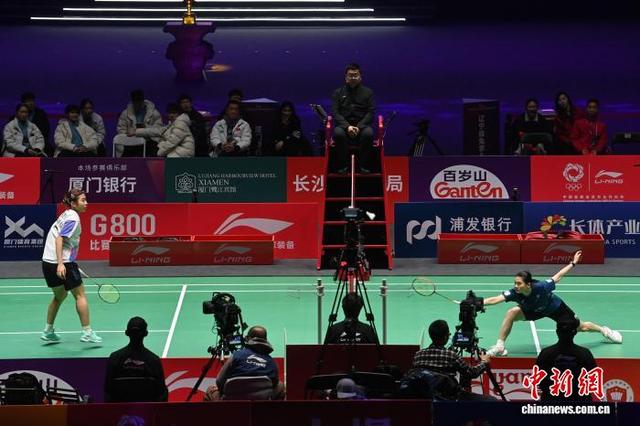 ͼΪ�������ж�ѡ�ֺ���(��)��Ů�ӵ�������С���������� ��� ��