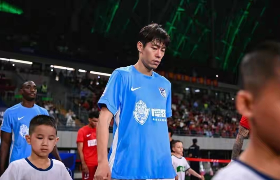 后悔吗？山东泰山弃将成大连英博“铁闸”，只因没找到说明书|毕津浩|崔康熙|长春亚泰|彭欣力|上海申花足球俱乐部_新浪新闻