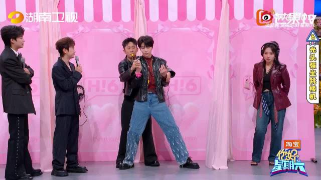 陈立农张颜齐仰头寻人，杨迪指天花板引爆笑