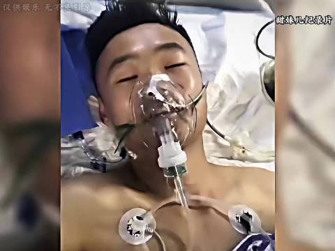 大型纪录片《机械飞升》，不幸炸飞了一条腿，却意外变成了钢铁侠