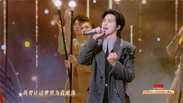 91岁运动员与23岁自己跨时空相遇，许魏洲献唱致敬体育人