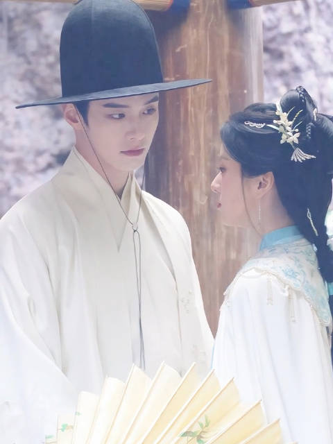 何与包上恩新剧同框路透，男帅女美好般配，身高差也好嗑 ！