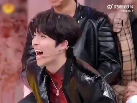 陈立农在好六录制中全程开怀大笑