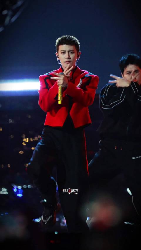 任嘉伦粉丝深情告白，星河不及你眉眼