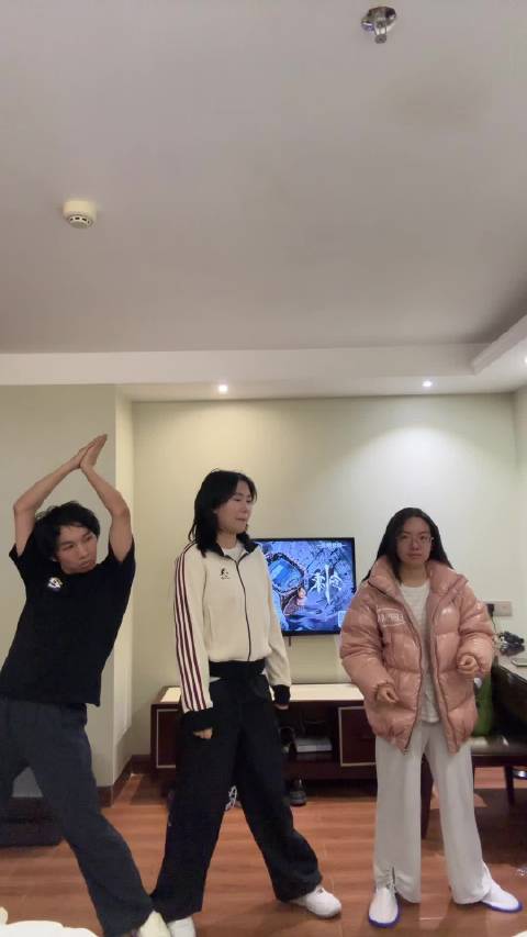 该说不说三个人拍弱智视频天赋异禀每条都两三遍就过了