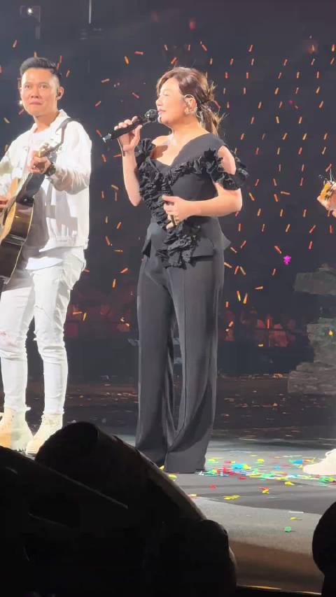 梁静茹厦门演唱会黄发造型引热议，经典歌曲引全场合唱