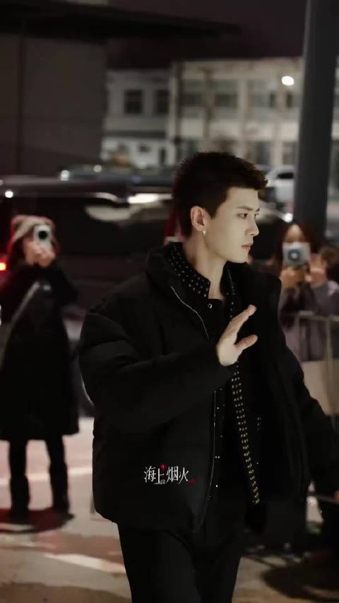 任嘉伦粉丝叠纸船送祝福，新剧风与潮引期待