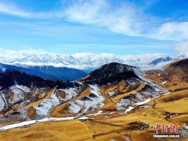 资料图为航拍祁连山国家公园候选区青海片区雪后美景。(无人机照片)马铭言摄