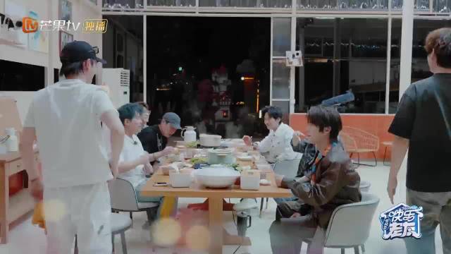 苏醒人脉圈曝光，梅西合影、兄弟情谊引关注