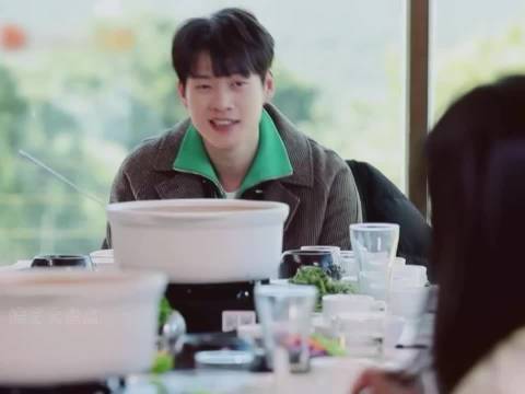 杜江第一次见岳父就穿了一条浴巾