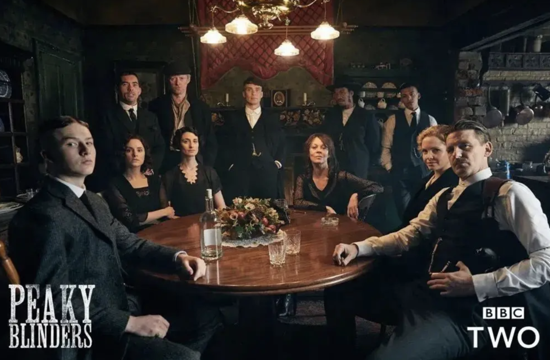 西装暴徒跳现代舞？英国经典剧集《浴血黑帮》改编成舞剧了