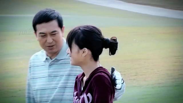 蜗居主演张嘉益李念海清探讨金钱与忠诚关系