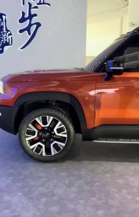 当红炸子鸡钛7小心了 ______只抄不骂， ______只骂不抄， ______边抄边骂