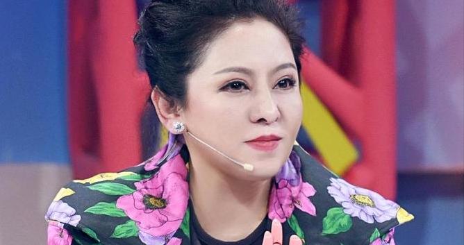 向太首揭前男友身份：台湾首富之子 送10多套房子求婚 却败给向华强