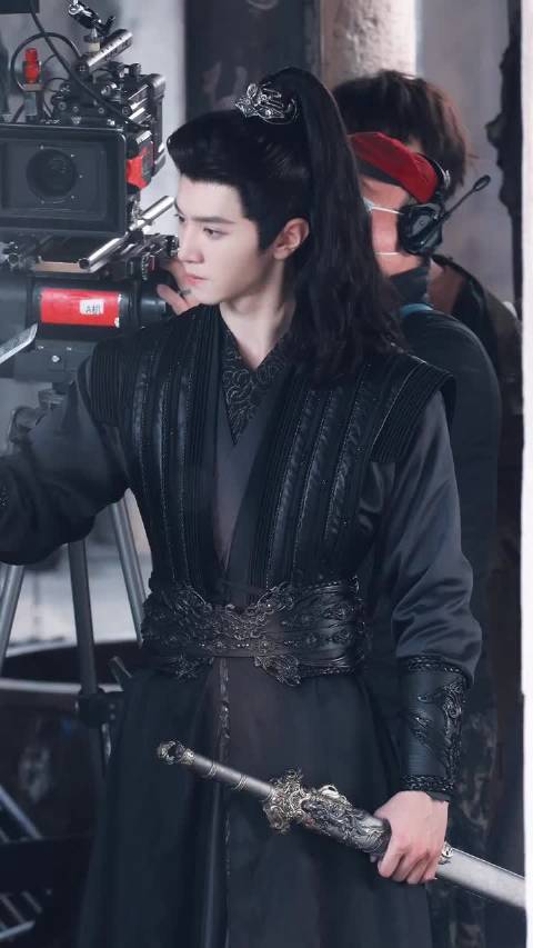 完全被这个汤将军迷住了～ 真的好好看～ @陈哲远- | （cr哲里有只小猪）