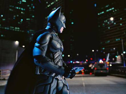 蝙蝠侠坚守不杀原则的原因何在？