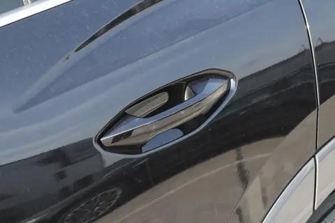 车身强度大起底:这车硬得能当“移动堡垒”!_懂车帝