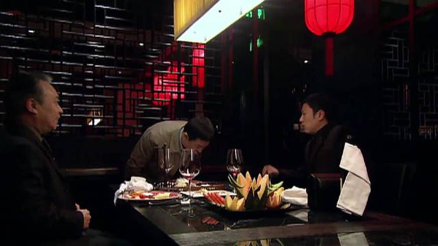 宋思明助苏淳升职加薪，领导误认其为市长妻弟