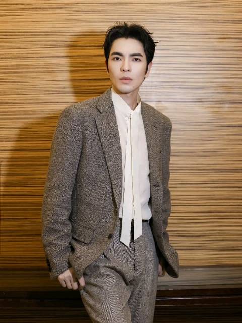 萧敬腾追思会泪忆岳父，按摩20分钟求骂体验亲情