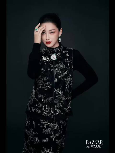 朱珠亮相非正式跨年派对，高级美引热议