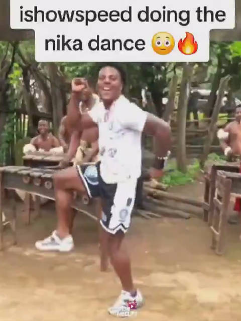 知名顶流ishowspeed甲亢哥在非洲活动期间快乐的跳起了《海贼王》的尼卡舞