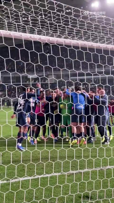 巴黎点球大战4-1马赛，第14次捧起法超杯