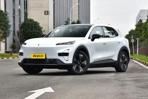 10 万级家用 SUV 对决：深蓝 S05 与银河 E5 谁更懂家庭需求？