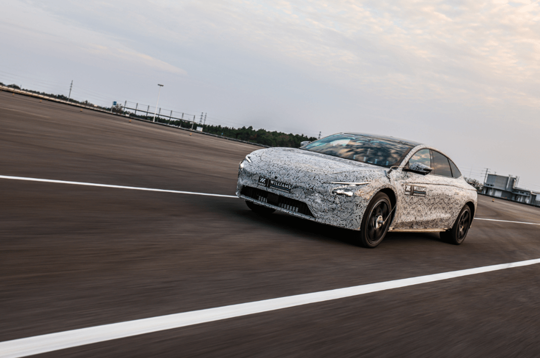 智己L7权威实测百公里加速3.87 s，百公里制动32.69 m