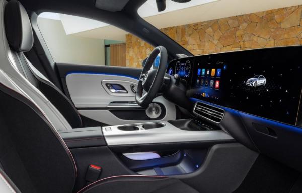 奔驰CLA级新能源前排乘员的腿部空间增加11mm_易车