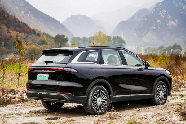 风云T9前排座椅配备了加热、通风及按摩功能_易车