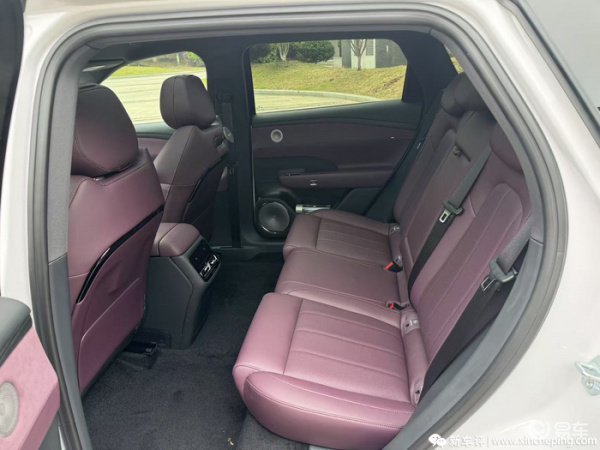 岚图FREE+标配了前排座椅通风加热按摩、后排座椅通风加热_易车