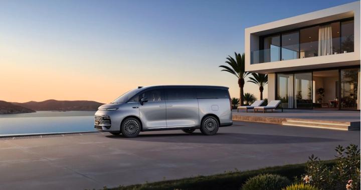 31.98万元起 “AI全场景家庭旗舰MPV”吉利银河V900开启预售