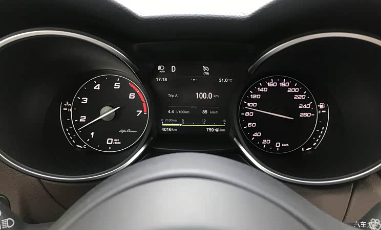 百公里油耗多少算省油_常见问题_用车_汽车百科