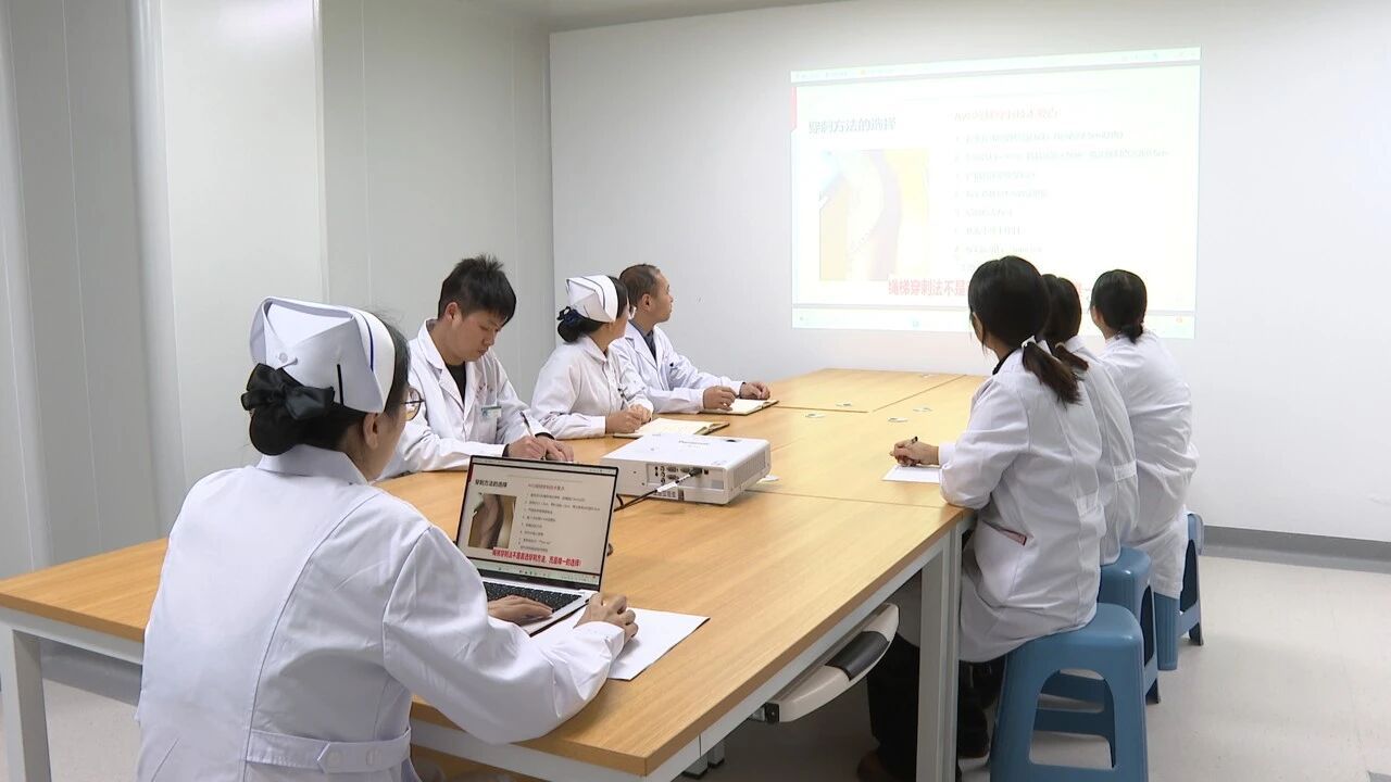 普定县：山海协作医路行 医疗协作托起血透“生命线”