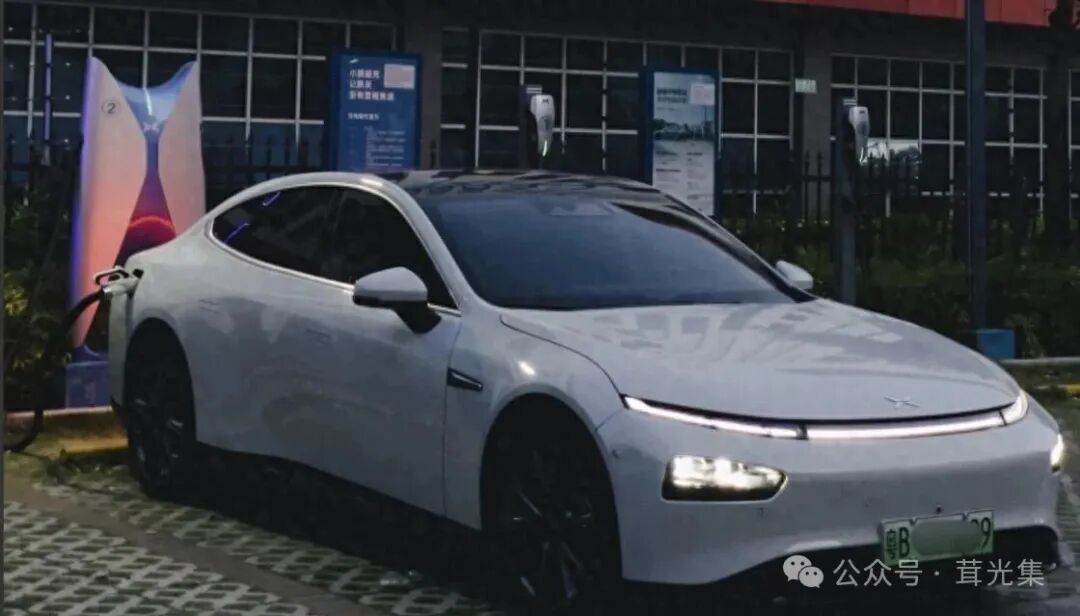 小鹏P7车主真实体验:颜值党狂喜,后排空间成唯一小遗憾!