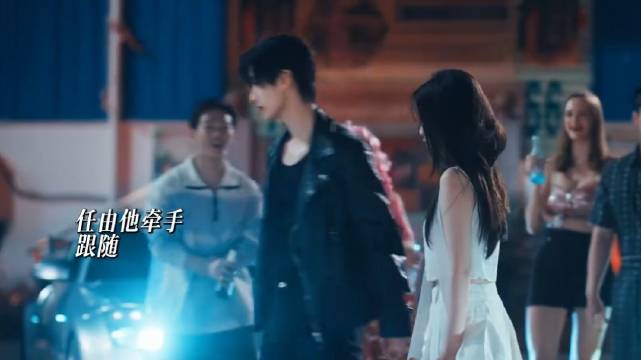 虞书欣何与主演网剧双轨演绎无血缘兄妹情