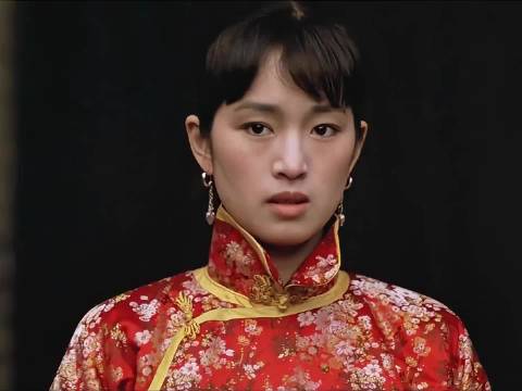 巩俐何赛飞主演《大红灯笼高高挂》揭露大院吞噬人性