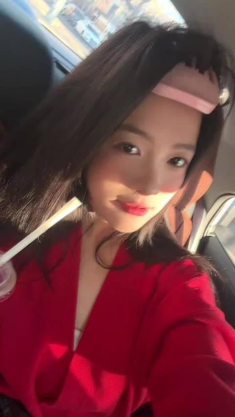 刘一诺恋情曝光引热议，拍摄地疑为样板间