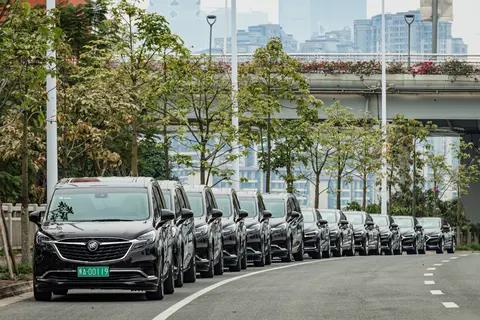 别克GL8和丰田赛那谁更适合家用？优缺点对比，一目了然